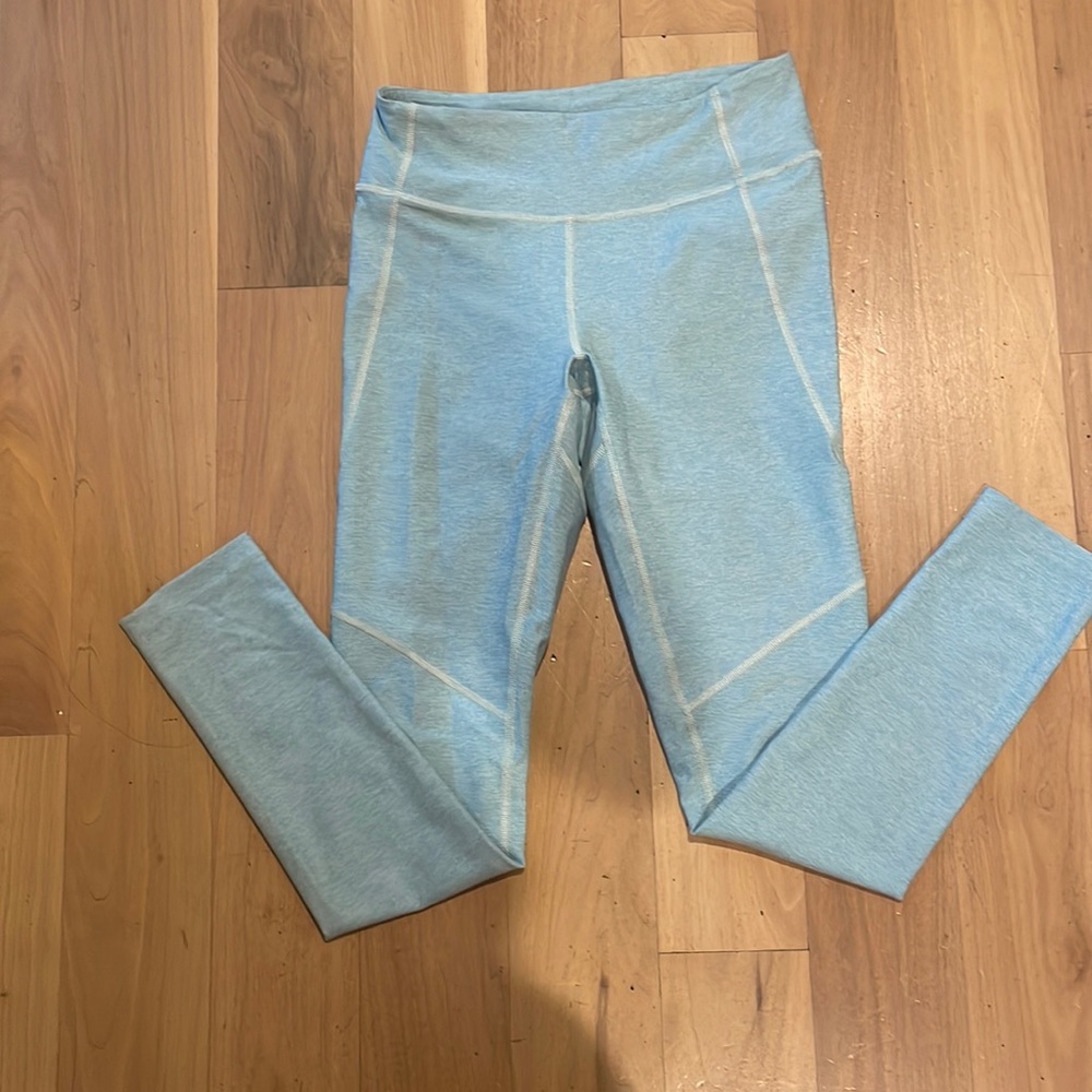 Outdoor Voices leggings in aqua